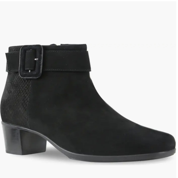 Munro Shoes - Munro Women's Black suede Ankle Boots